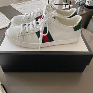 Gucci Women’s Ace Low Top Sneakers